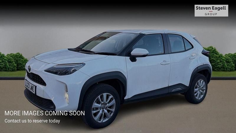 Used Toyota Yaris Hybrid 2023 White Hatchback