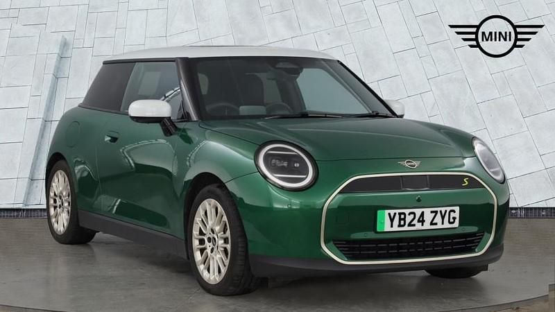 Green Used 2024 Mini Cooper SE Hatch Hatchback | £27,900 - Image 1/4