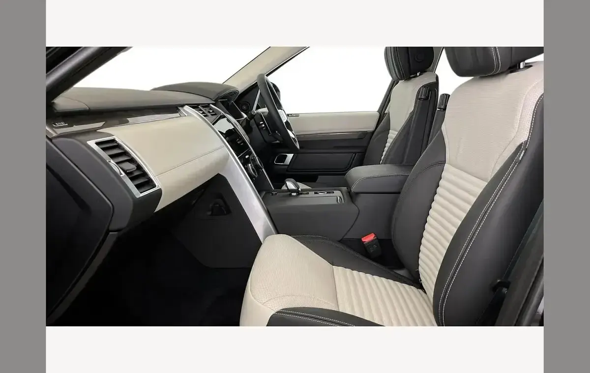Used Land Rover Discovery 350 HP (257 kW) 2025 Santorini black SUV