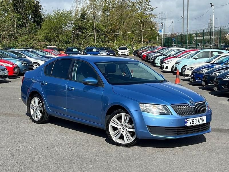 Used Skoda Octavia 2013 Blue Hatchback