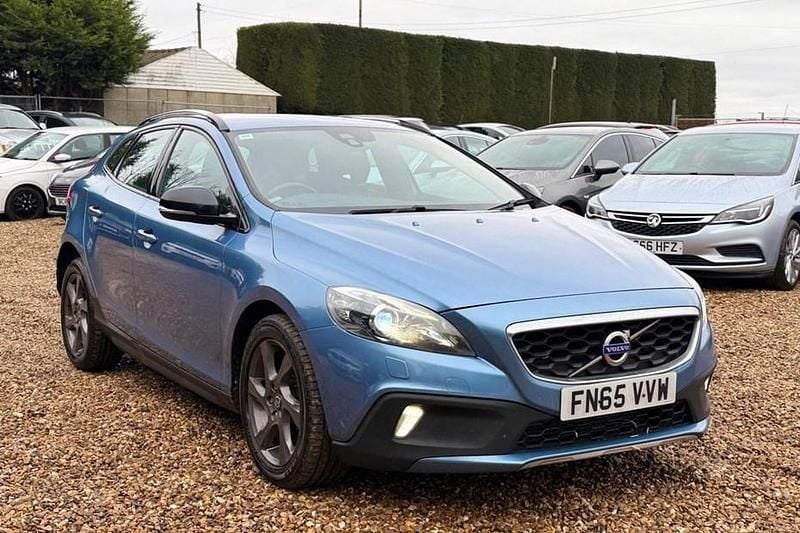 Used Volvo V40 CC 115 HP (84 kW) 2015 Estate
