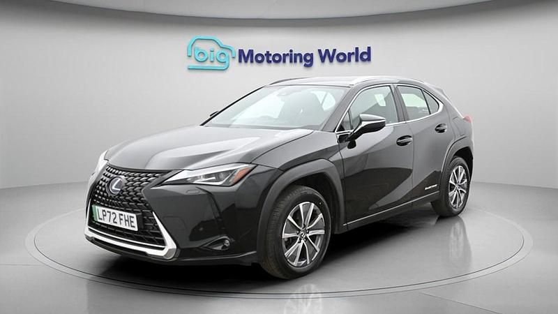 Usado Lexus UX 300e 150 kW (204 HP) 2023 Preto SUV