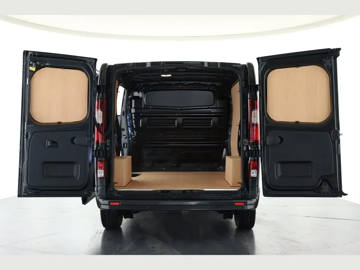 Nowe Renault Trafic 148 KM (108 kW) 2025 Czarny Minivan