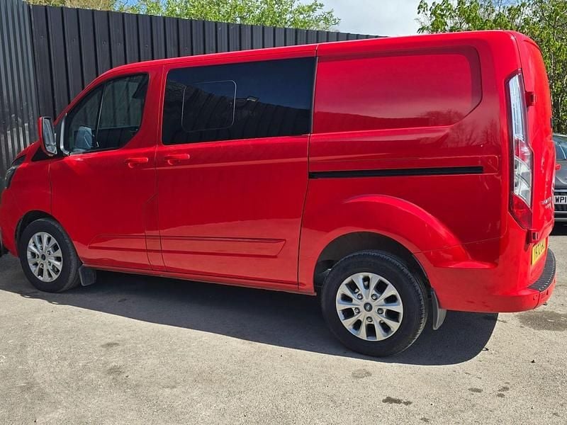 Used Ford Transit Custom Limited 170 HP (125 kW) 2022 Red Van