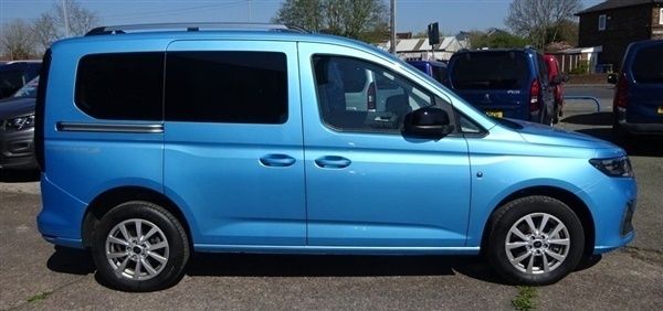 Blue Used 2023 Ford Tourneo Connect Titanium MPV | £19,995 (Super price) - Image 1/1