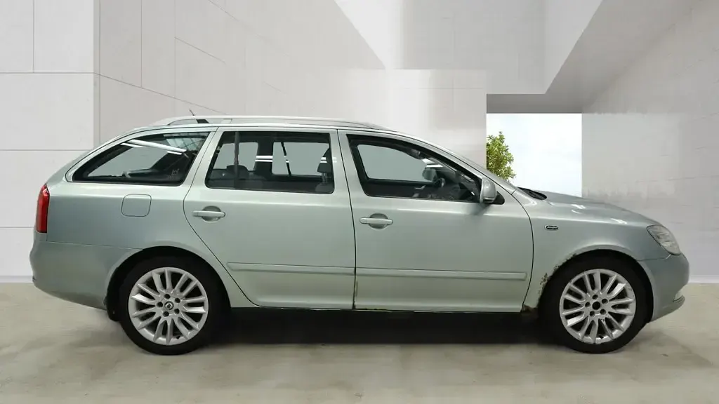 Used Skoda Octavia 2009 Green Estate
