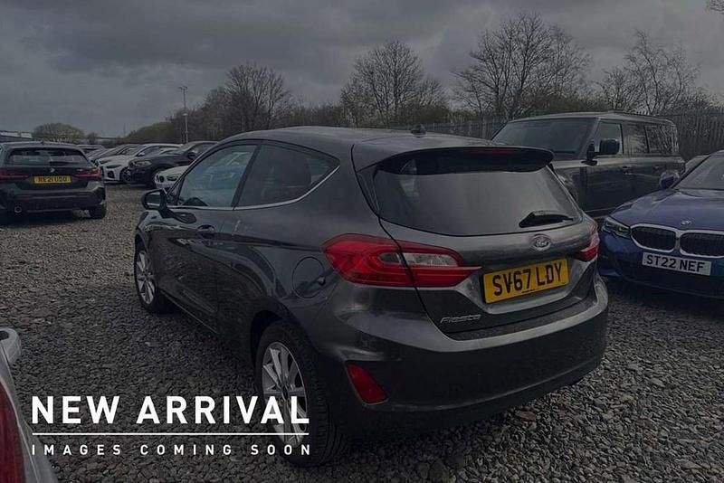 Used Ford Fiesta Titanium 121 HP (88 kW) 2017 Grey Hatchback