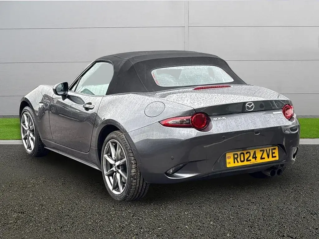 Begagnad Mazda MX5 Exclusive-Line 184 HK (135 kW) 2024 Grå Cab