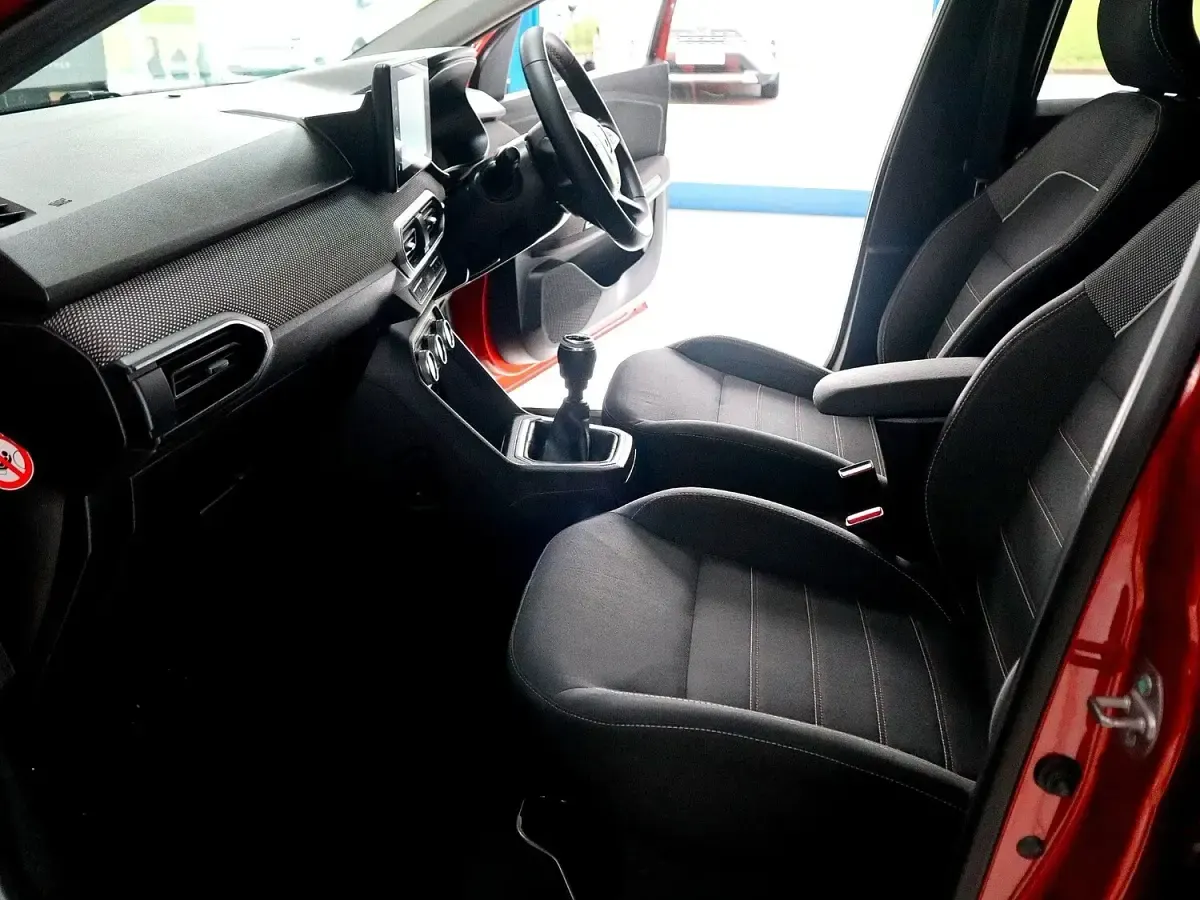 Used Dacia Jogger Extreme 110 HP (80 kW) 2022 Terracotta bronze MPV