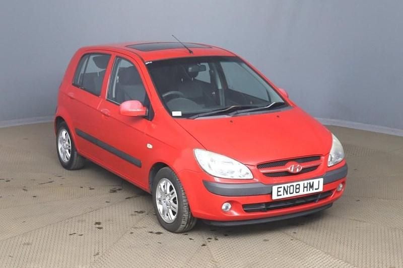 Used Hyundai Getz 97 HP (71 kW) 2008 Red Hatchback