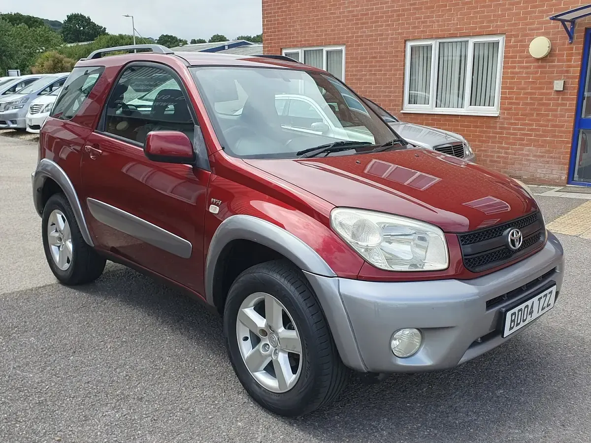 Used Toyota RAV4 147 HP (108 kW) 2004 Red SUV