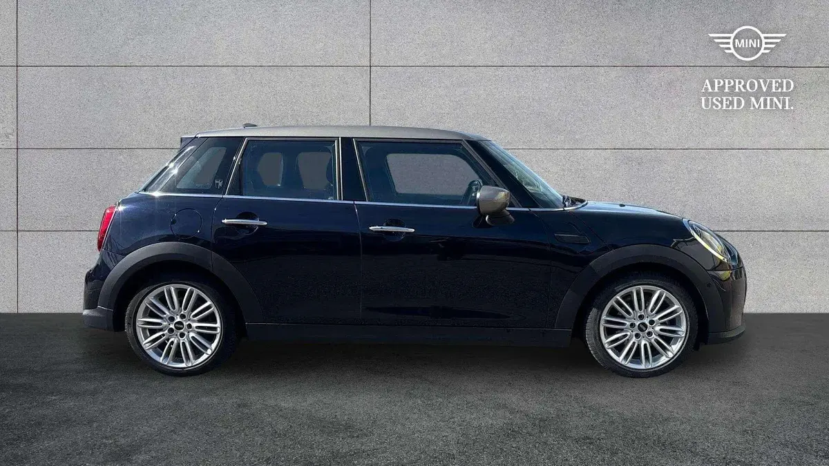 Used Mini Cooper Exclusive 134 HP (98 kW) 2022 Black Hatchback