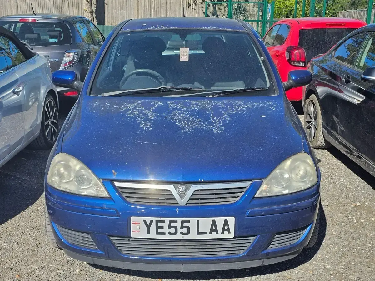 Second-hand Vauxhall Corsa Design Edition 75 CP (55 kW) 2005 Albastru Hatchback