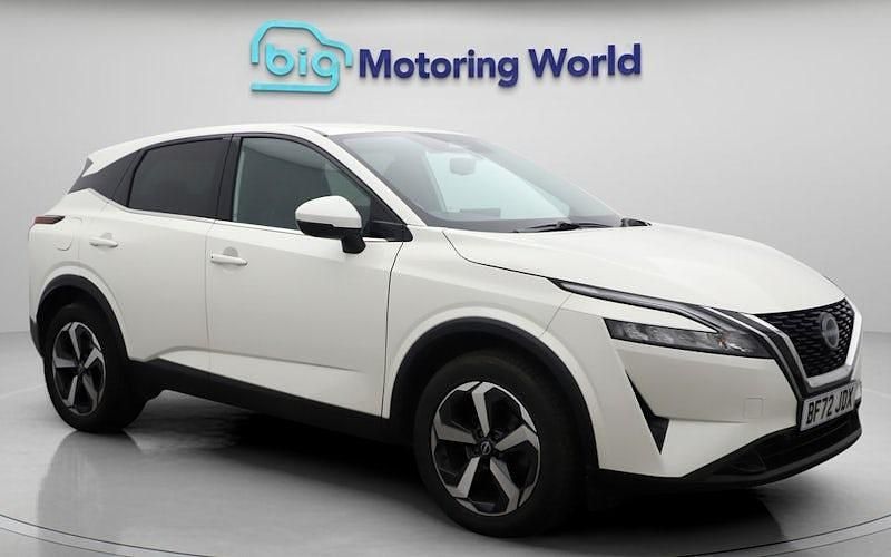 White Used 2022 Nissan Qashqai N-Connecta SUV | £14,800 (Fair price) - Image 1/4