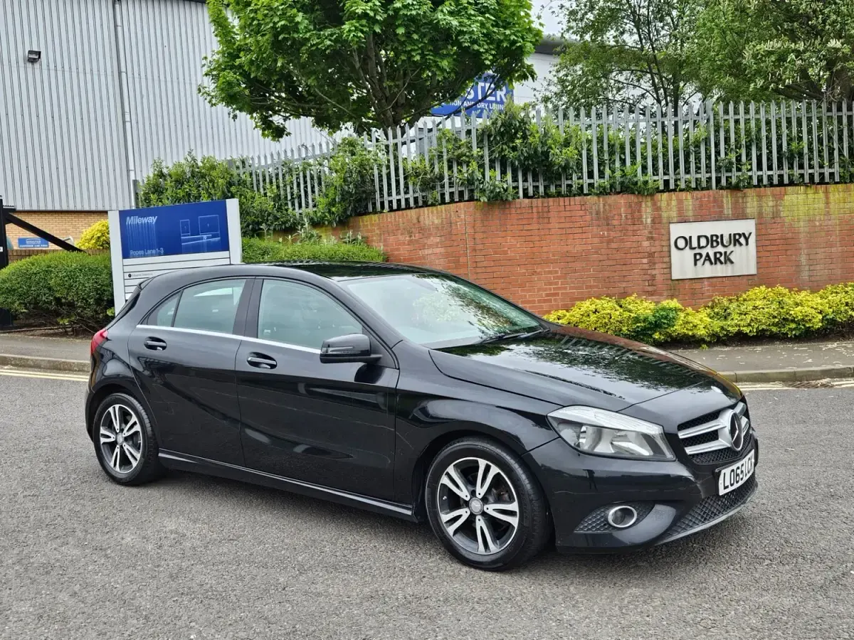 Używany Mercedes A180 SE 2015 Czarny Hatchback