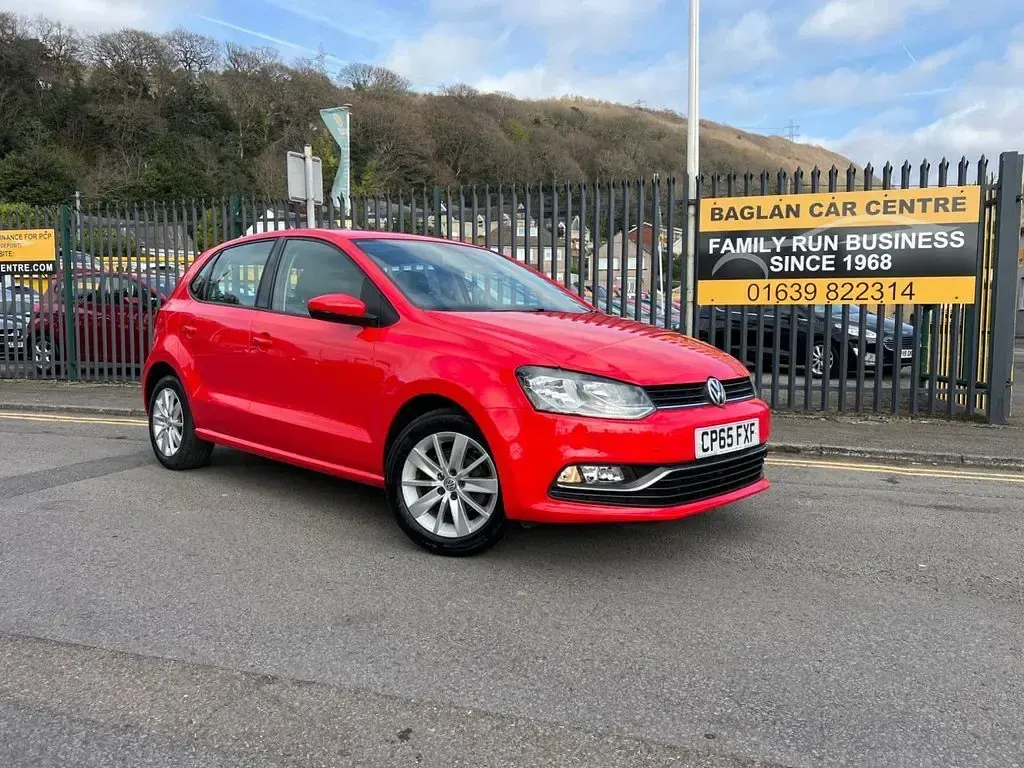 Used VW Polo SE 60 HP (44 kW) 2015 Red Hatchback