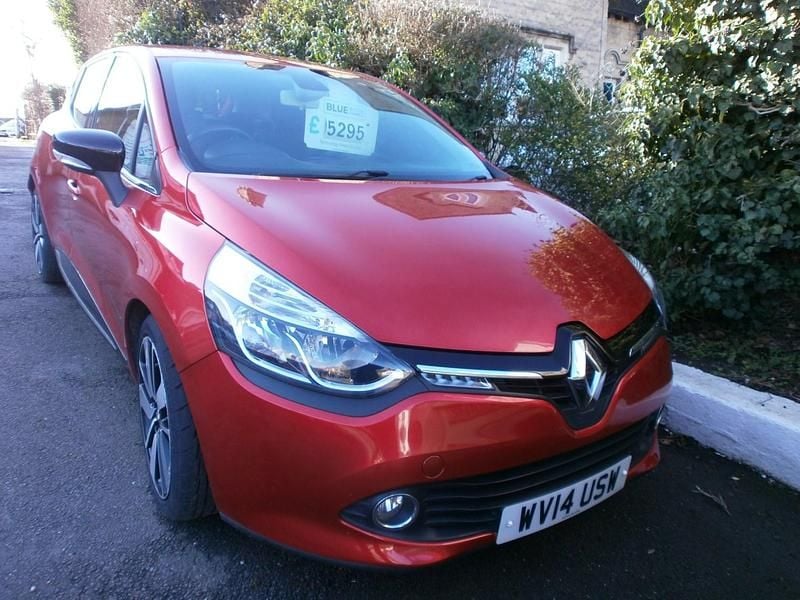 Used Renault Clio IV Dynamique 90 HP (66 kW) 2014 Red Hatchback