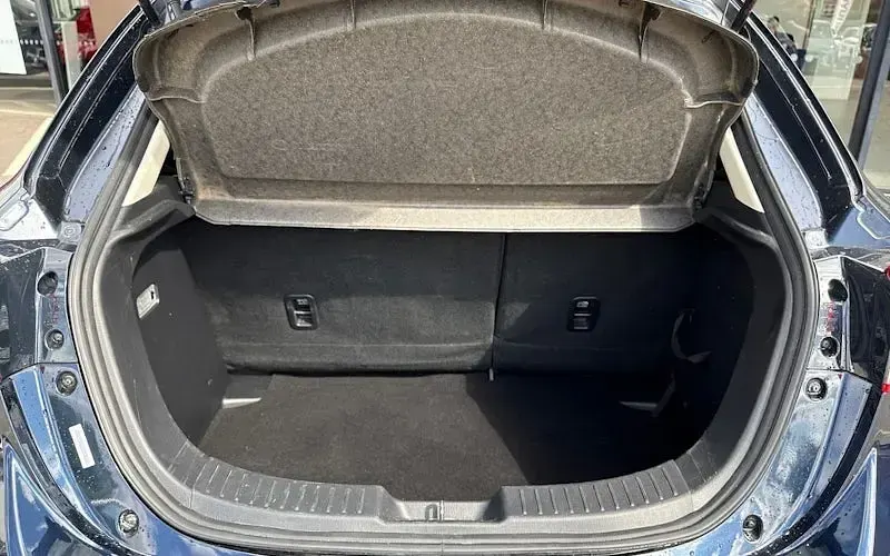 Used Mazda 2 Inclusive 90 HP (66 kW) 2023 Blue Hatchback