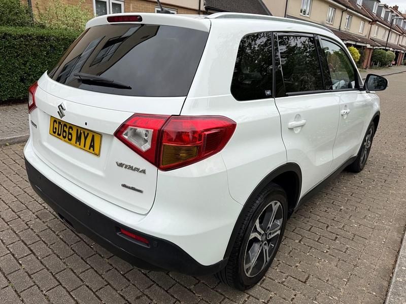 Used Suzuki Vitara SZ5 120 HP (88 kW) 2017 White SUV