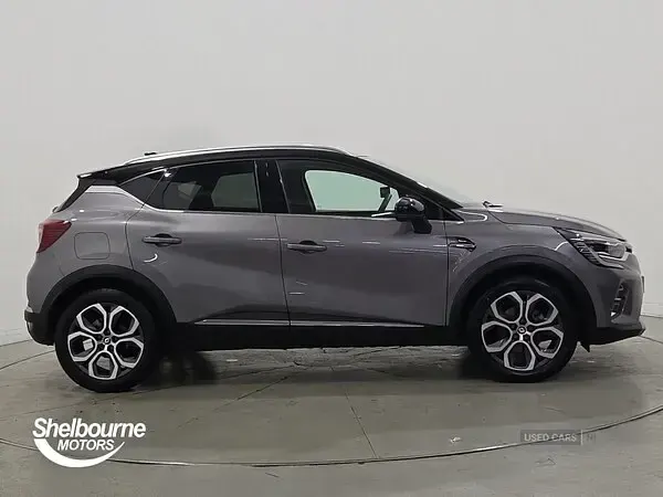 Used Renault Captur Techno 143 HP (105 kW) 2023 Metallic  oyster grey  SUV