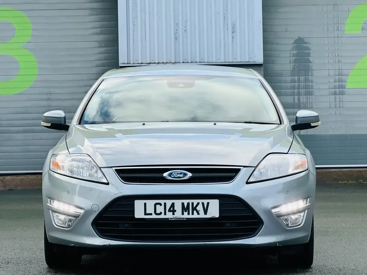 Używany Ford Mondeo Business Edition 115 KM (84 kW) 2014 Srebrny Hatchback