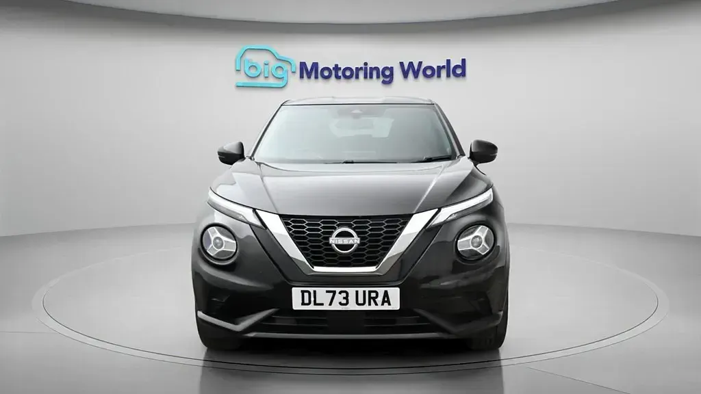 Usado Nissan Juke N-Connecta 114 HP (83 kW) 2023 Preto SUV