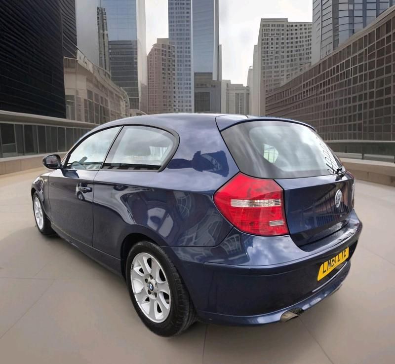 Używany BMW 118 143 KM (105 kW) 2011 Niebieski Hatchback