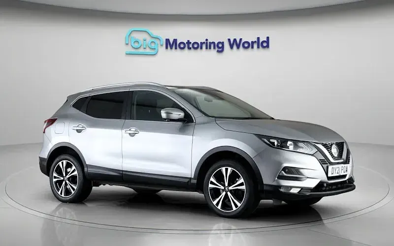 Used Nissan Qashqai N-Connecta 140 HP (102 kW) 2020 Silver SUV