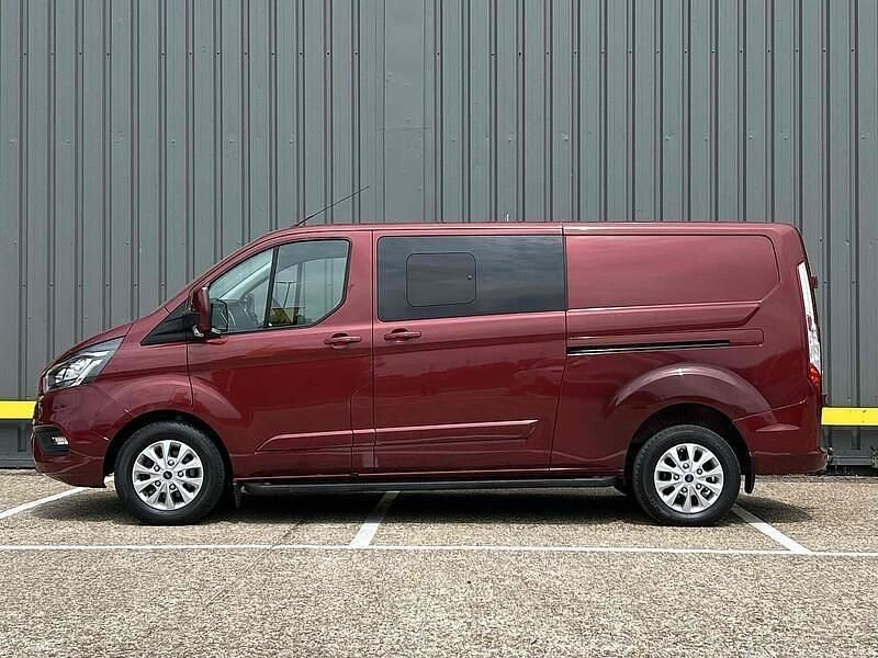 Used Ford Transit Custom Limited 170 HP (125 kW) 2022 Red Van