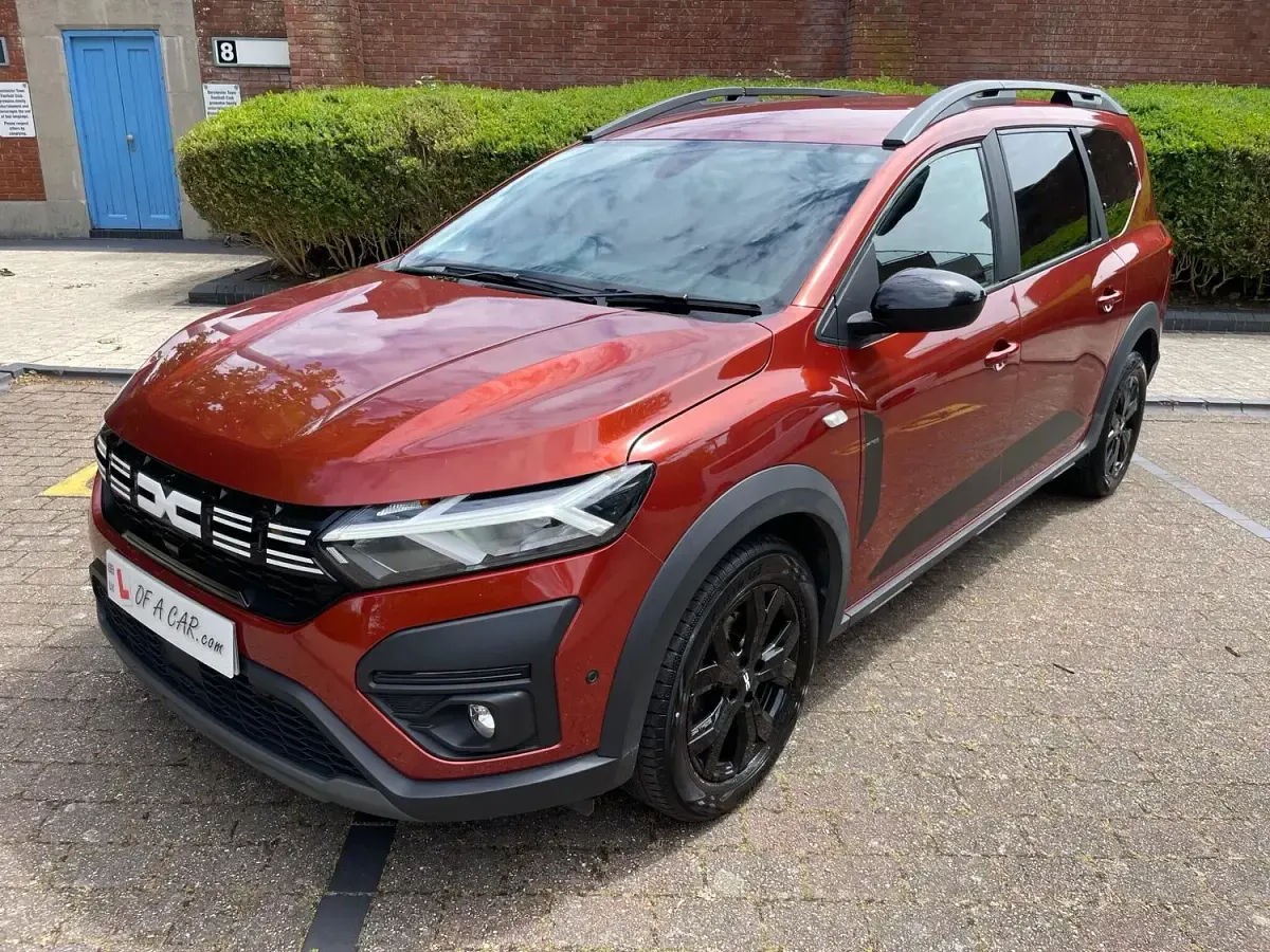 Used Dacia Jogger Extreme 110 HP (80 kW) 2023 Brown MPV