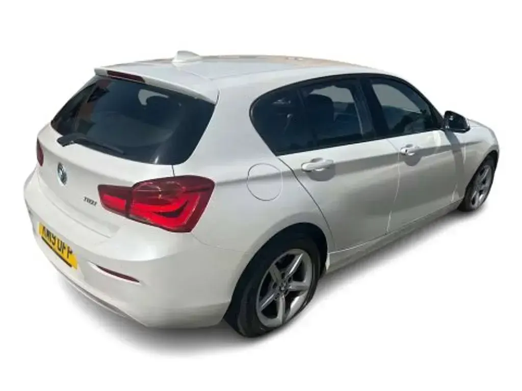 Used BMW 118 Impressive 136 HP (100 kW) 2019 White Hatchback