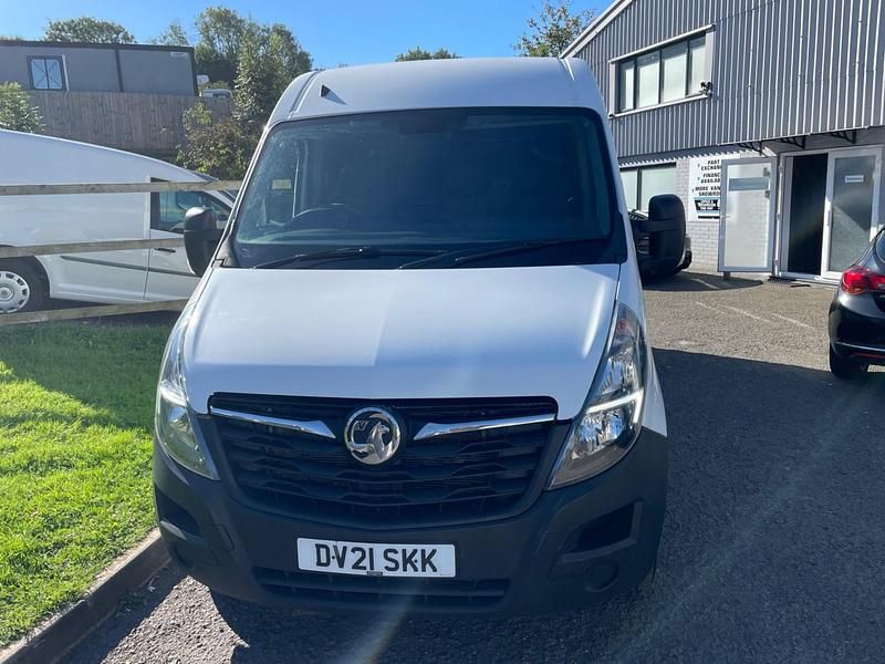 Used Vauxhall Movano 135 HP (99 kW) 2021 White MPV