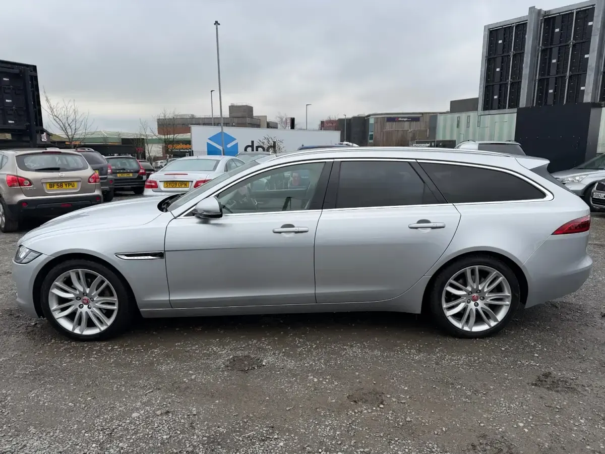 Usado Jaguar XF Portfolio 2018 Prateado Carrinha