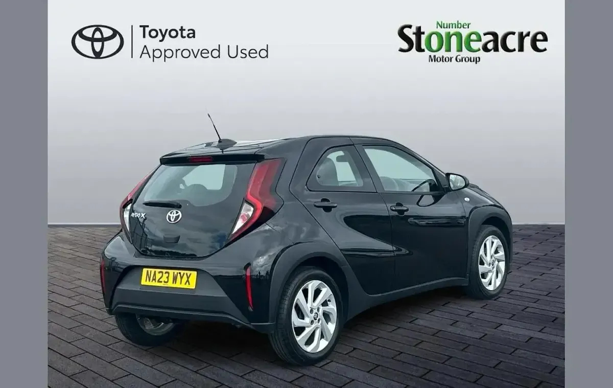 Used Toyota Aygo X PURE 72 HP (52 kW) 2023 Black SUV