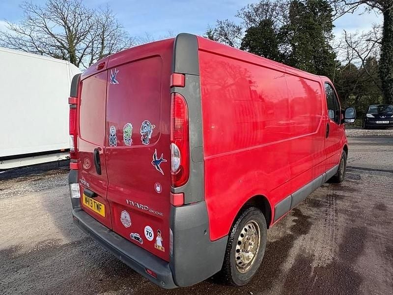 Used Vauxhall Vivaro 90 HP (66 kW) 2013 Red MPV