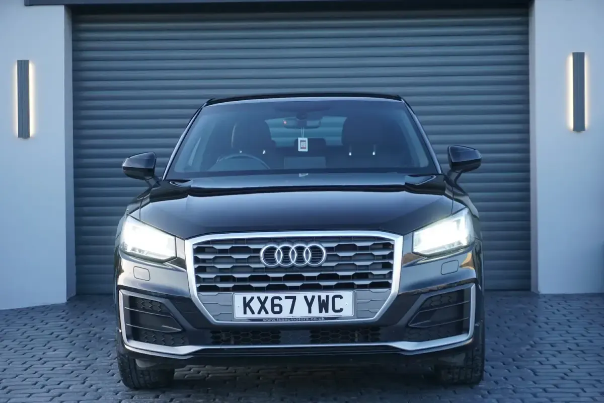 Begagnad Audi Q2 S-Line 116 HK (85 kW) 2017 Svart SUV