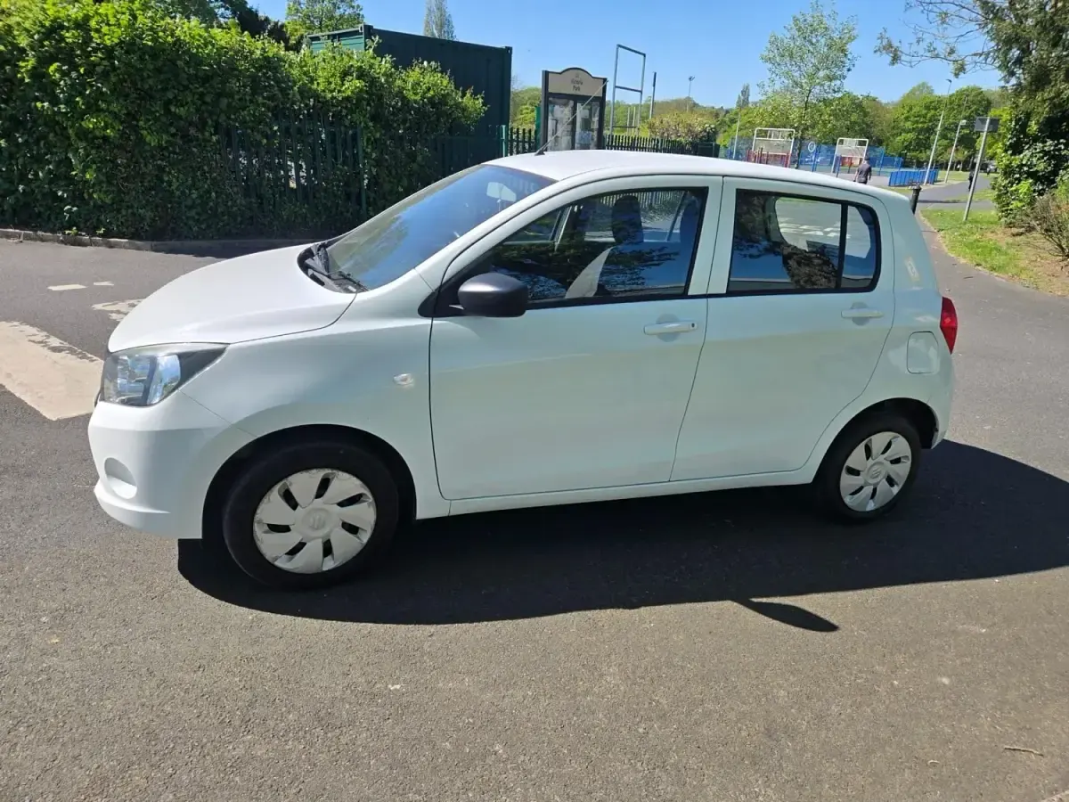 Używany Suzuki Celerio 68 KM (50 kW) 2015 Biały Hatchback