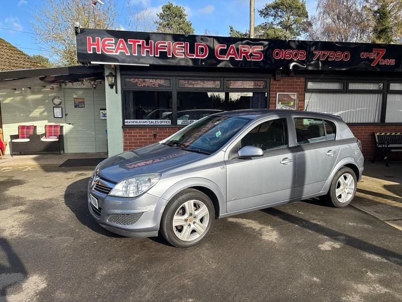 Used Vauxhall Astra Active 2009 Silver Hatchback