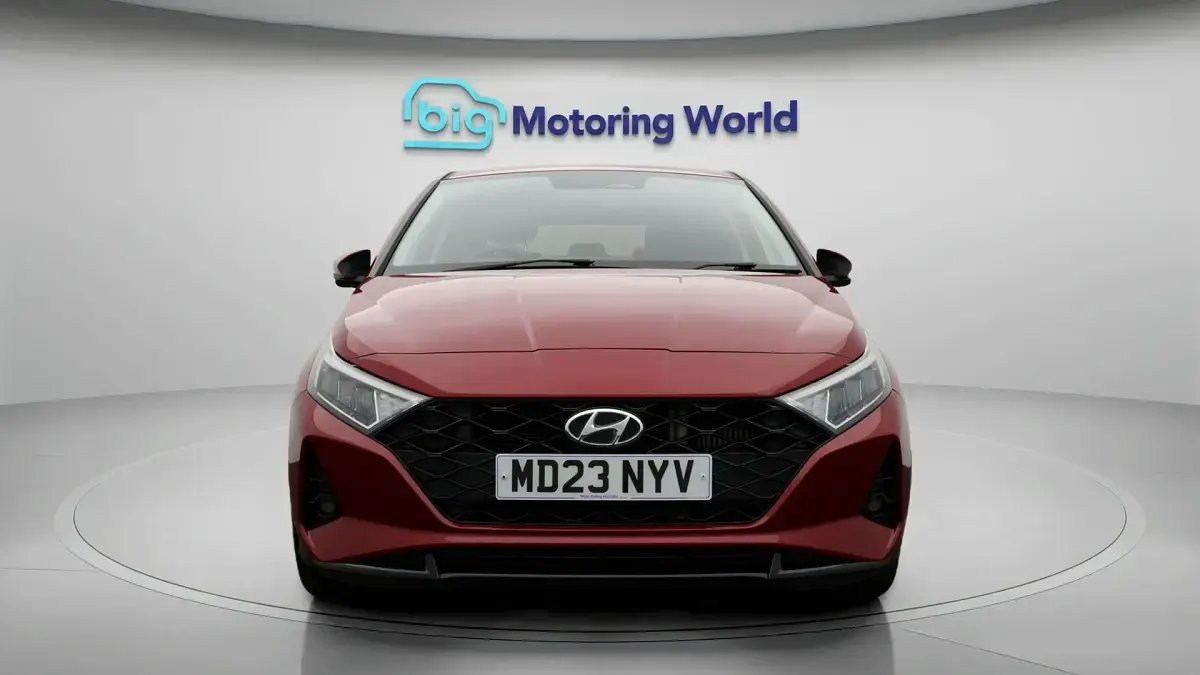 Used Hyundai i20 Premium 101 HP (74 kW) 2023 Red Hatchback