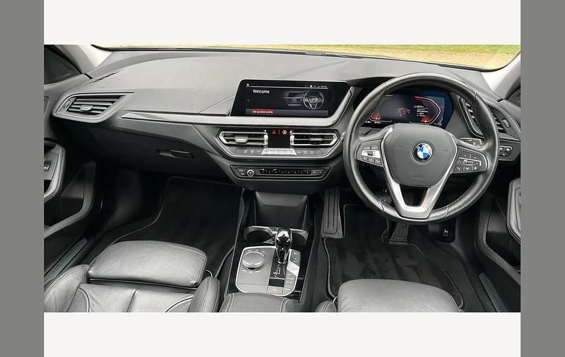 Used BMW 118 Sport Line 136 HP (100 kW) 2022 Grey Hatchback