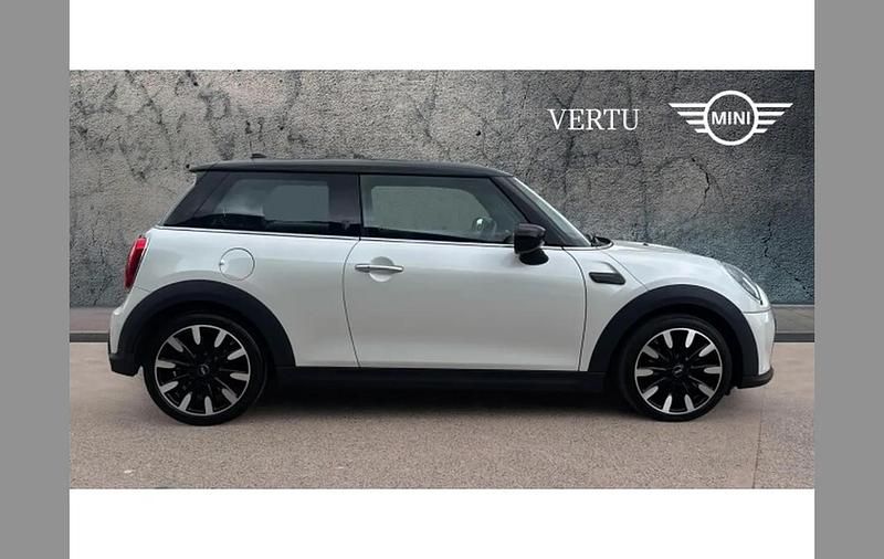 Used Mini Cooper Exclusive 136 HP (100 kW) 2023 White Hatchback