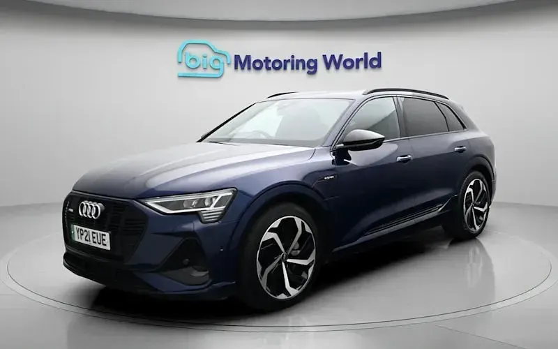 Usado Audi e-tron Black Edition 230 kW (313 HP) 2021 Azul SUV