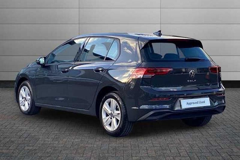 Second-hand VW Golf VIII 110 CP (80 kW) 2023