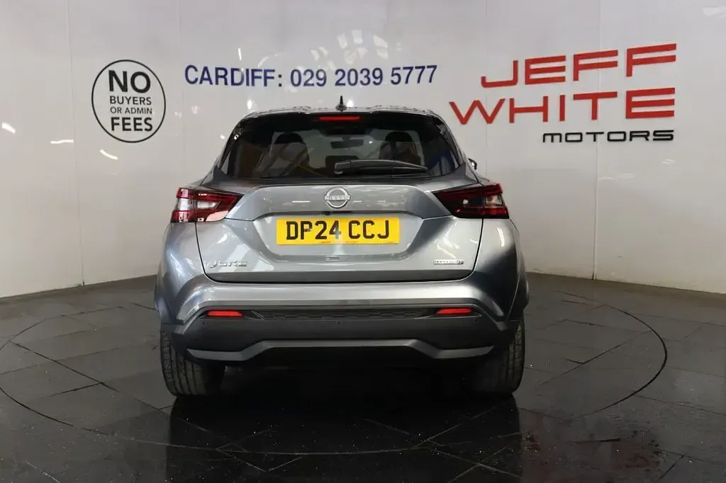 Used Nissan Juke Tekna 143 HP (105 kW) 2024 Grey SUV