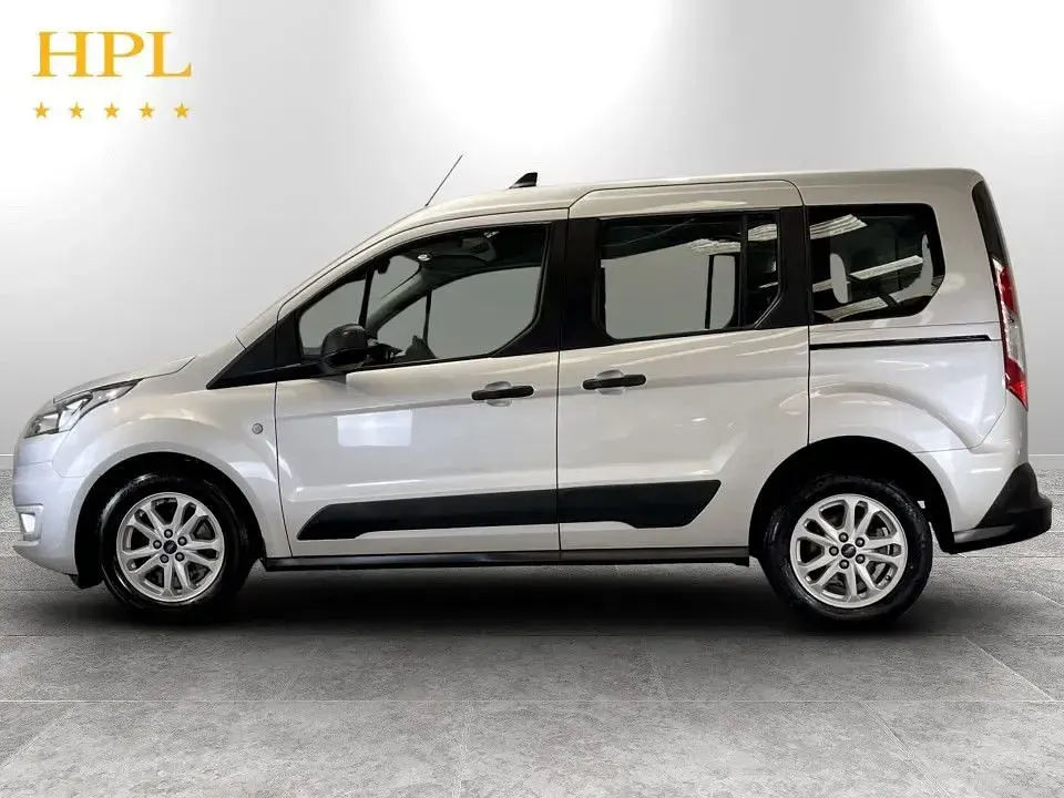 Used Ford Tourneo Connect Zetec 120 HP (88 kW) 2021 Silver MPV