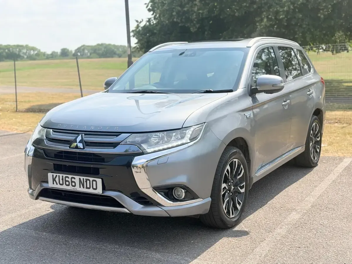 Used Mitsubishi Outlander P-HEV 2016 Grey Estate