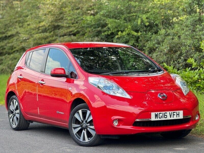 Red Used 2016 Nissan Leaf Tekna Hatchback | £3,395 (Fair price) - Image 1/4