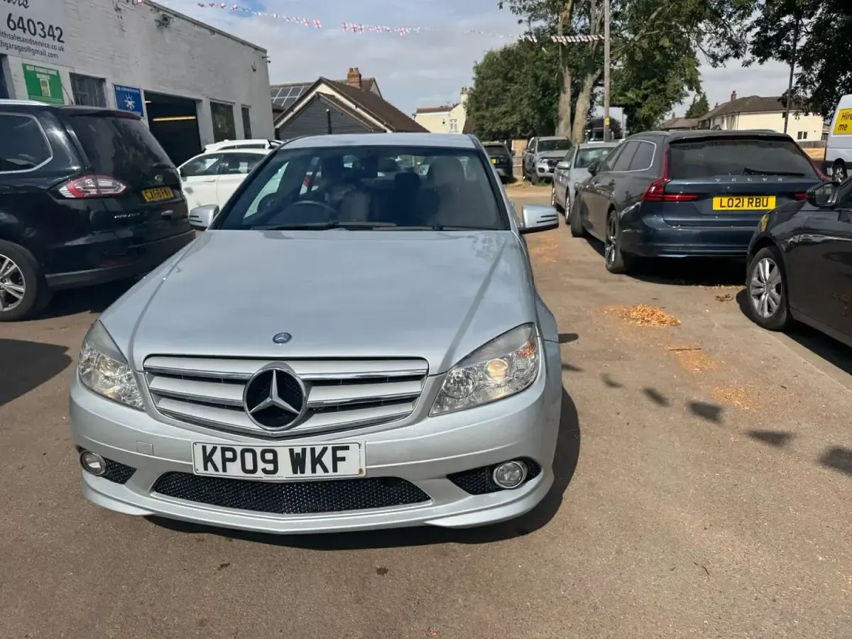 Used Mercedes C200 2009 Silver Sedan