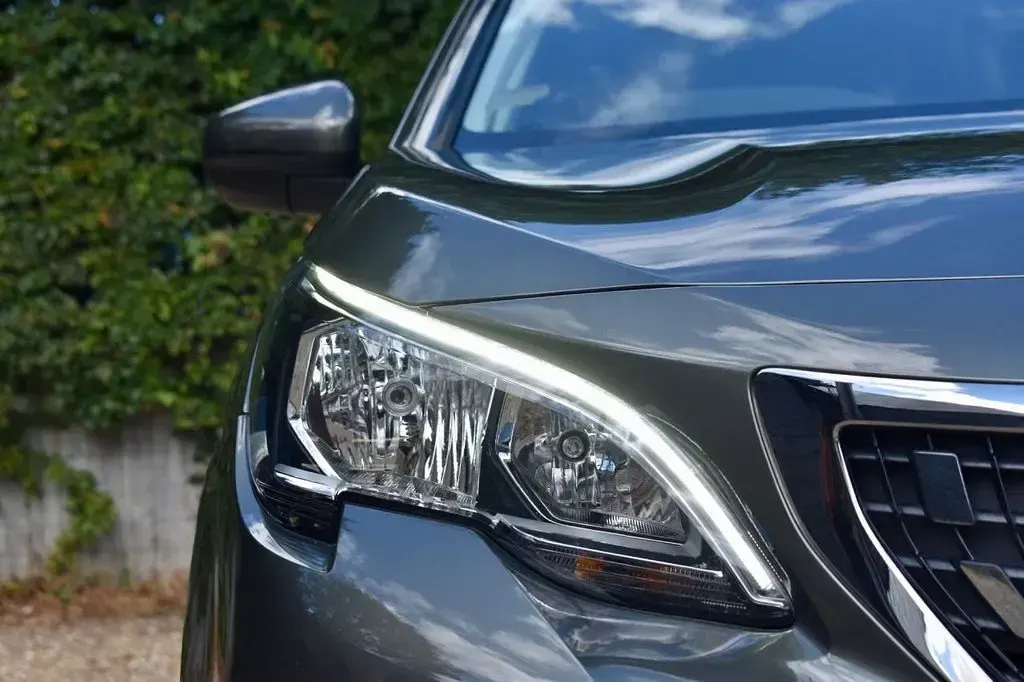 Used Peugeot 3008 Allure 131 HP (96 kW) 2018 Grey SUV
