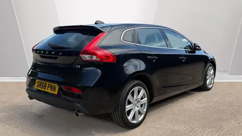 Used Volvo V40 Inscription 152 HP (111 kW) 2018 Black Hatchback